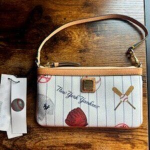 Dooney & Bourke New York Yankees Wristlet